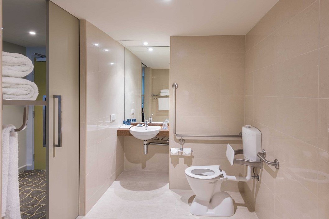 accessible-bathroom 3x2