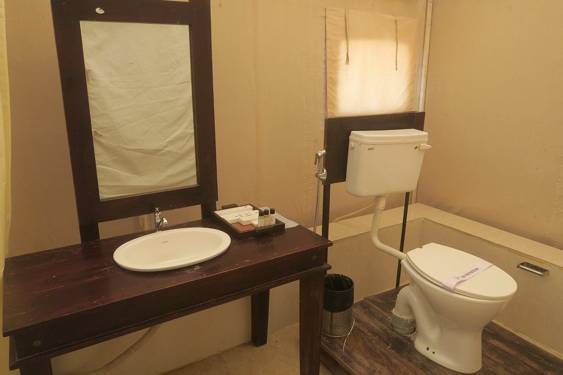 attached-bathroom-in 3x2