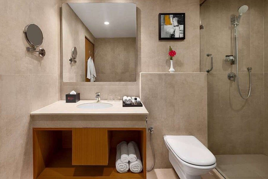 guest-room-bath 3X2