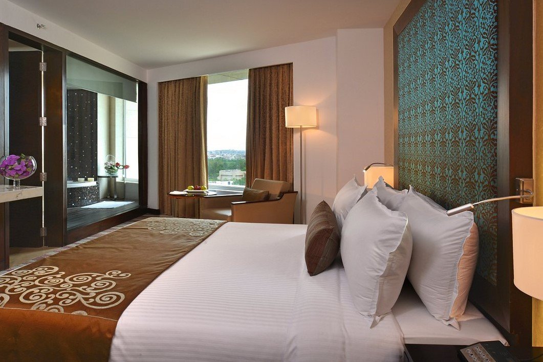 king-bed-junior-suite 3X2
